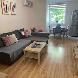 Apartament Geri 